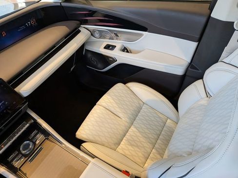 New 2026 Lincoln Nautilus Black Label w/ Jet Appearance Package image 15