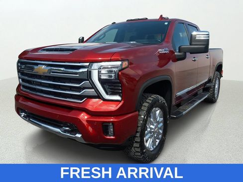 Used 2024 Chevrolet Silverado 2500 High Country w/ Technology Package AWD/4WD image 3