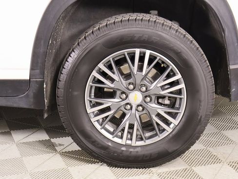 Used 2024 Chevrolet Traverse LS image 19