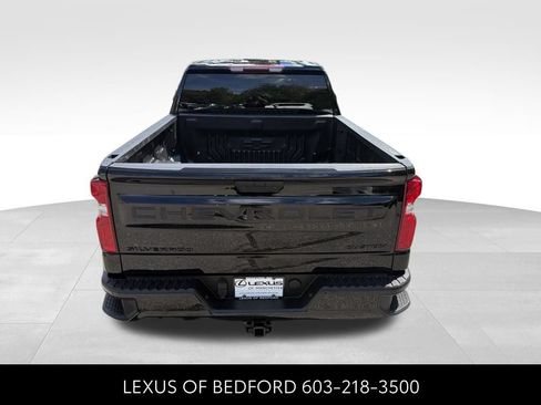 Used 2022 Chevrolet Silverado 1500 Custom w/ LPO, Blackout Package AWD/4WD image 5