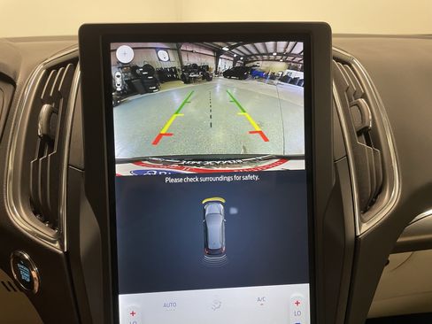 Used 2024 Ford Edge Titanium w/ Equipment Group 301A image 11