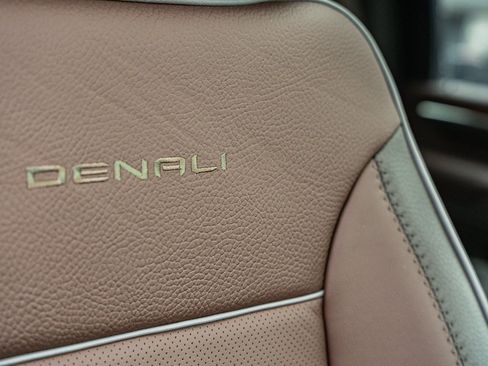 Used 2025 GMC Sierra 3500 Denali w/ Denali Reserve Package image 21