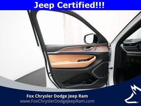 Certified 2023 Jeep Grand Cherokee Summit image 28