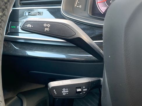 Used 2019 Audi Q8 Prestige w/ Luxury Package AWD/4WD image 26