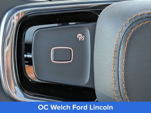 Certified 2025 Lincoln Navigator Black Label AWD/4WD image 32