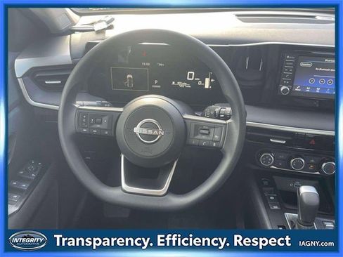 Certified 2025 Nissan Kicks S image 14