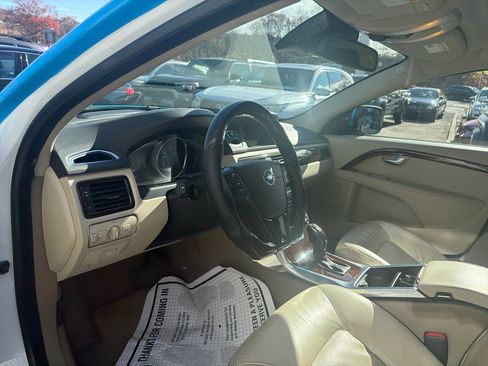 Used 2015 Volvo XC70 3.2 Platinum image 16