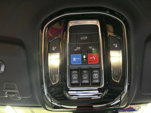 Certified 2023 Jeep Grand Cherokee Summit w/ Luxury Tech Group V image 20