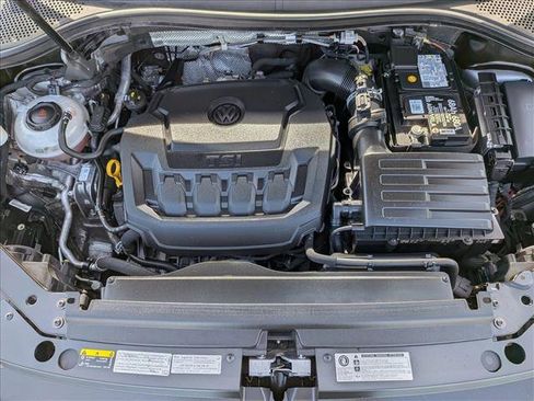Used 2020 Volkswagen Tiguan SEL AWD/4WD image 25