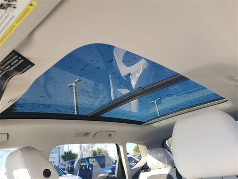 New 2026 Volkswagen Taos SE image 28