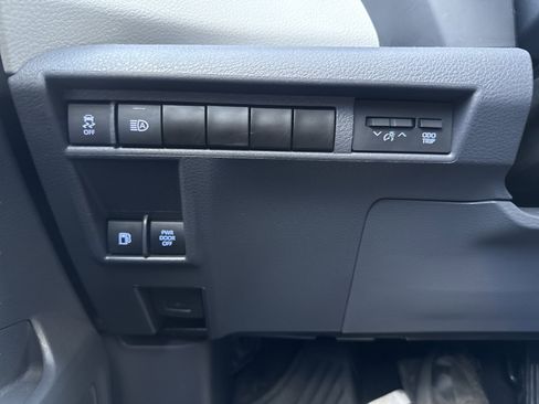 Used 2022 Toyota Sienna XLE image 26