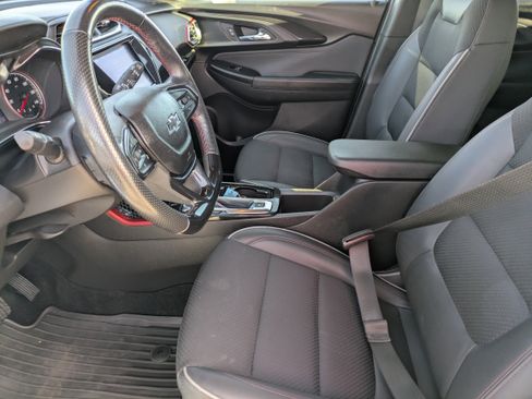 Used 2023 Chevrolet TrailBlazer RS w/ Sun and Liftgate Package image 24