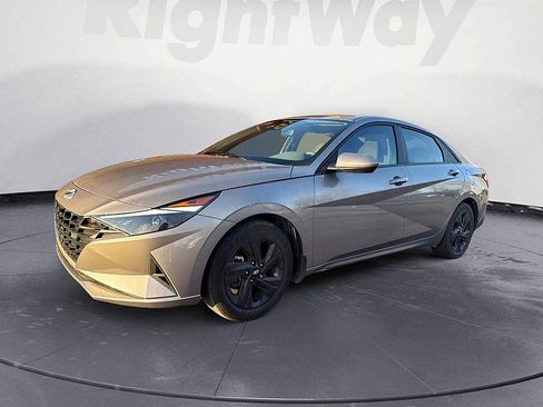 Used 2023 Hyundai Elantra SEL FWD image 1
