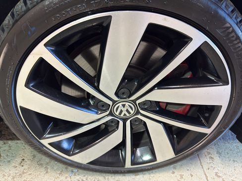 Used 2020 Volkswagen Jetta GLI FWD image 34