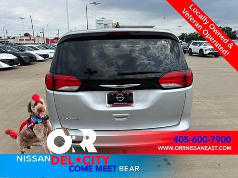 Used 2023 Chrysler Voyager LX FWD image 4