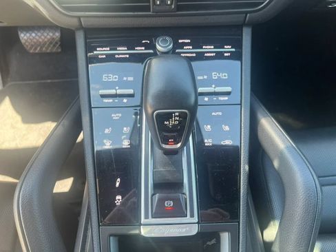 Used 2022 Porsche Cayenne Platinum Edition AWD/4WD image 25