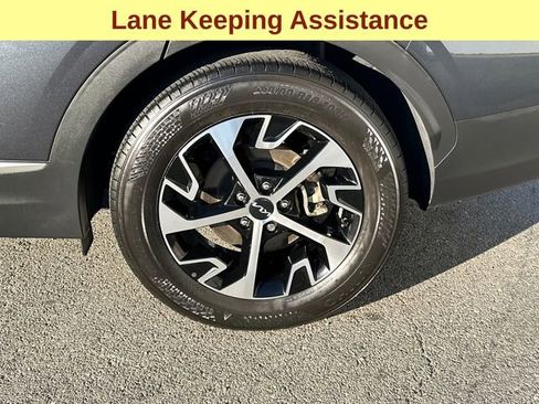 Used 2023 Kia Sportage EX image 9