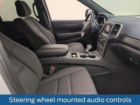 Used 2021 Jeep Grand Cherokee Laredo image 18