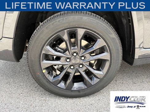 New 2026 Jeep Grand Cherokee L Limited AWD/4WD image 12