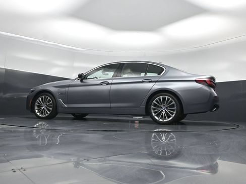 Used 2022 BMW 530e w/ Convenience Package RWD image 50