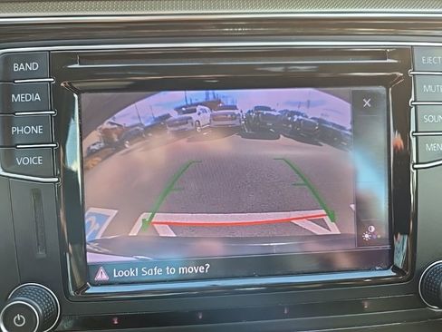 Used 2016 Volkswagen Passat 1.8T SE image 30