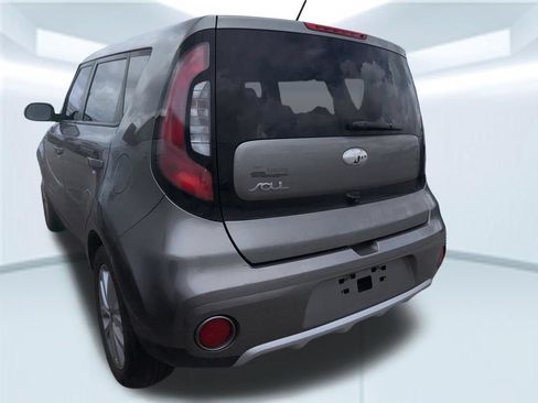 Used 2018 Kia Soul + FWD image 15
