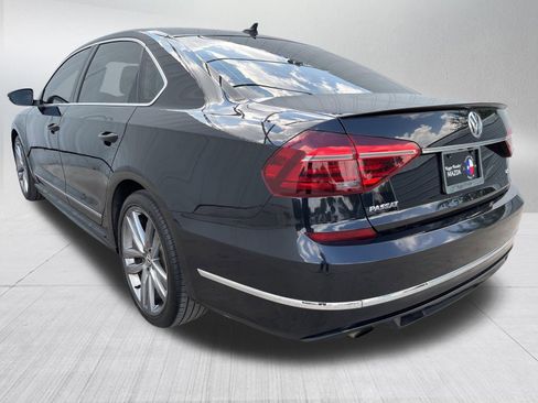 Used 2017 Volkswagen Passat 1.8T R-Line w/ R-Line Lighting Package FWD image 6