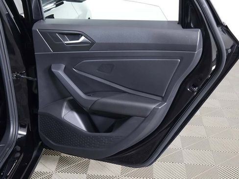 Used 2019 Volkswagen Jetta SE w/ Cold Weather Package image 26