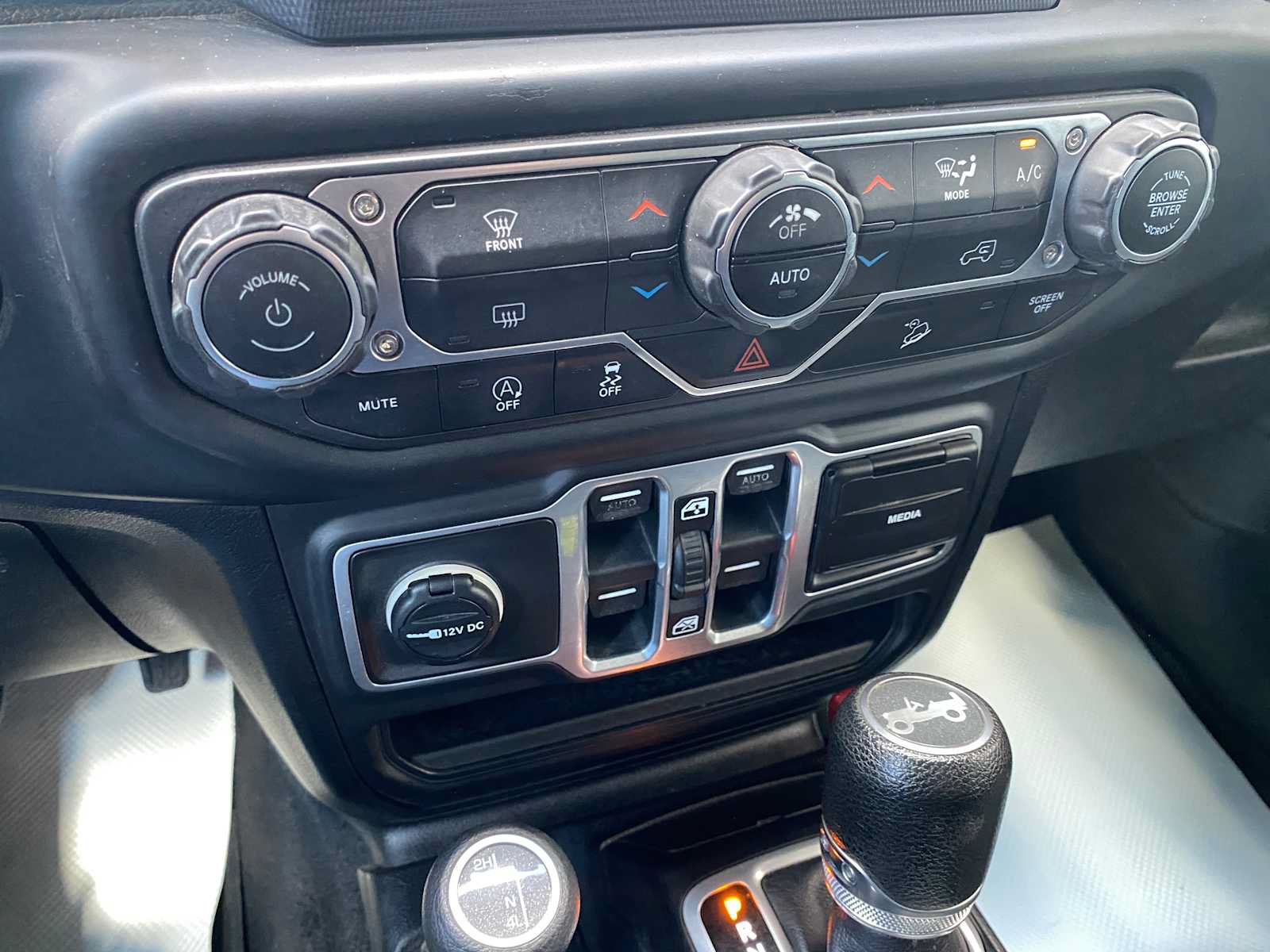 Used 2018 Jeep Wrangler Unlimited Sport S AWD/4WD image 20