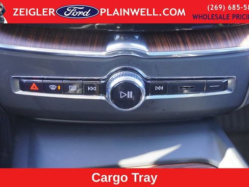 Used 2023 Volvo XC60 T8 Plus w/ Protection Package Premier image 23