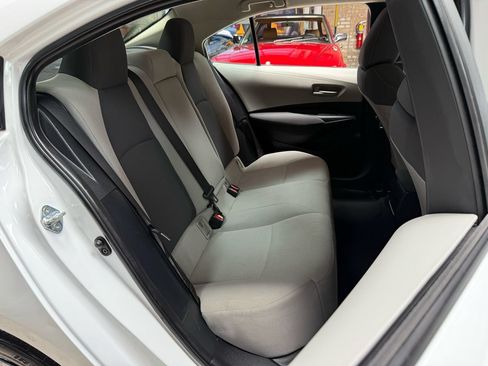 Used 2022 Toyota Corolla LE FWD image 25