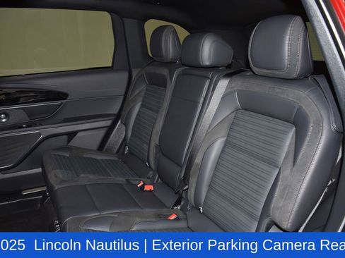 Used 2025 Lincoln Nautilus Reserve w/ Jet Appearance Package AWD/4WD image 27