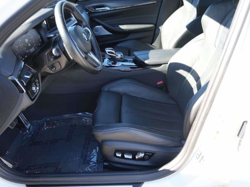 Used 2023 BMW M5 image 18