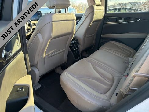 Used 2021 Lincoln Nautilus Reserve image 9