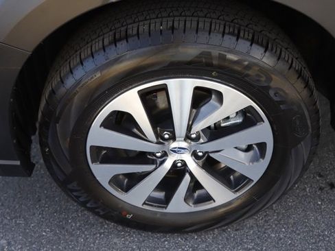 Certified 2025 Subaru Outback Premium w/ Popular Package #1A image 10