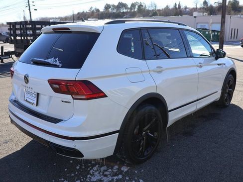 Used 2023 Volkswagen Tiguan SE R-Line image 8