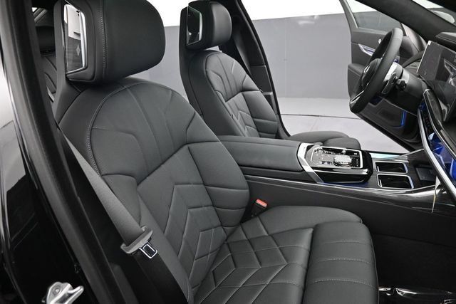 New 2026 BMW 760i xDrive w/ Executive Package AWD/4WD image 28