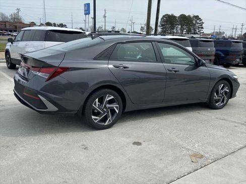 New 2025 Hyundai Elantra Sport image 2