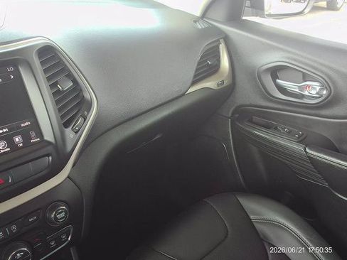 Used 2015 Jeep Cherokee Limited w/ Luxury Group AWD/4WD image 11