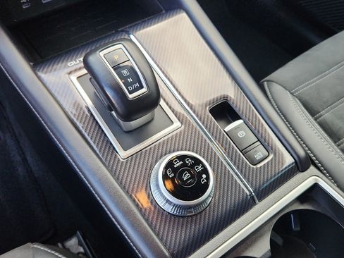 Used 2022 Mitsubishi Outlander SE image 25