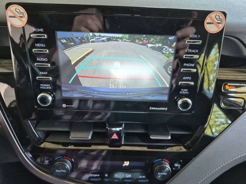 Used 2024 Toyota Camry SE FWD image 12
