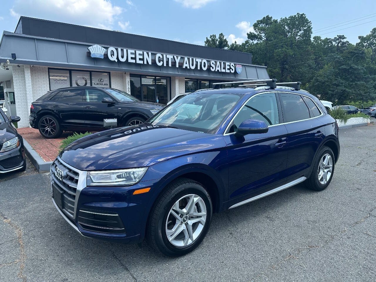Used 2019 Audi Q5 2.0T Premium w/ Convenience Package AWD/4WD image 2