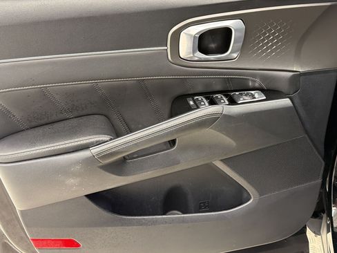 Used 2023 Kia Sorento SX FWD image 13
