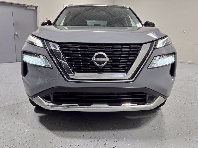 Used 2023 Nissan Rogue Platinum FWD image 3