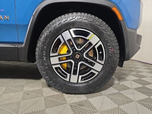 Used 2023 Rivian R1T Adventure image 11