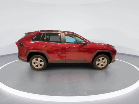 Used 2025 Toyota RAV4 XLE image 9