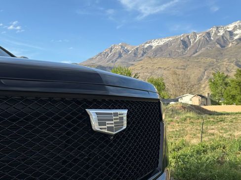 Used 2022 Cadillac Escalade Sport Platinum AWD/4WD image 15
