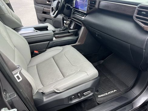Used 2024 Toyota Sequoia SR5 w/ SR5 Premium Package AWD/4WD image 35