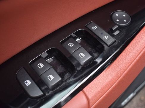 Used 2024 Kia Sportage SX image 23