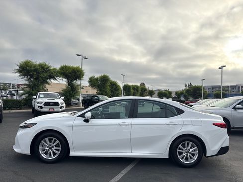 Certified 2025 Toyota Camry LE FWD image 4